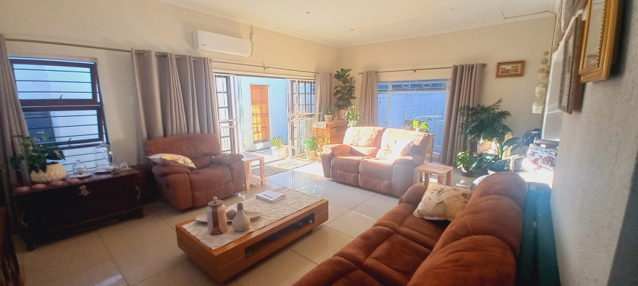 3 Bedroom Property for Sale in Grimbeeck Park North West